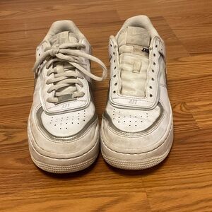 Nike Men's White and Silver Sneakers